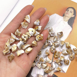 Two Tone Imitation Seashell Irregular Triangular <b>Beads</b> <b>Plastic</b> Resin DIY Keychain Mobile Phone Strap Ornament - Product Image 1