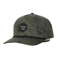 Casquette de golf OEM imperméable à 5 panneaux découpée au laser et perforée, séchage rapide, avec logo personnalisé en patch PVC caoutchouc et cordon, pour le golf et le quotidien