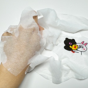 Masque en tissu nourrissant à imprimé animal mignon, soyeux, végétalien, à l'acide hyaluronique, vitamine C et collagène, pour le visage, anti-acné et anti-rides, format voyage - Product Image 6