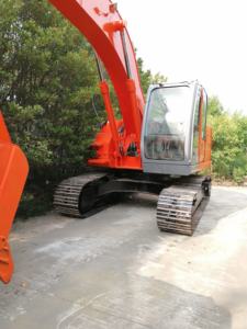 Excavatrice sur chenilles moyenne Hitachi ZX225US d'origine japonaise d'occasion, moteur prêt à l'emploi de 100% tonnes, capacité du godet de 22.5 à 0.8 m - Product Image 2