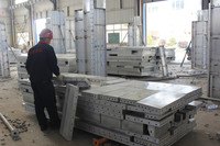 Panneau de coffrage en aluminium réutilisable haute intensité de 4 mm d'épaisseur pour la construction de murs modulaires, villas, immeubles de grande hauteur