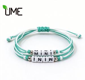 สร้อยข้อมือเชือกถักหลายชั้นปรับได้พร้อมตัวอักษรแบบกำหนดเอง ข้อความส่วนตัว สำหรับแจกเป็นของขวัญ - Product Image 1