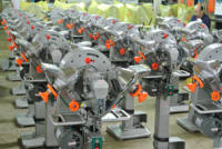Machine à attacher les boutons de bonne qualité Poinçonneuse à œillets Machine à presser les boutons automatique
