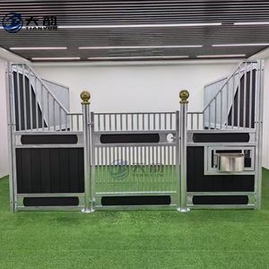 Panneau <span class=keywords><strong>de</strong></span> box à chevaux préfabriqué galvanisé populaire, galvanisé à chaud et thermolaqué, style européen, avec toit - Product Image 3