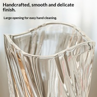 Vase en verre Alice de style européen, luxe léger, avec motif torsadé en cristal, design moderne et simple pour les occasions de mariage