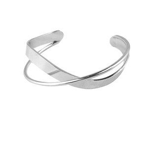 Bracelet ouvert asymétrique plissé géométrique style métallique, simple, élégant, de niche, à la mode - Product Image 2
