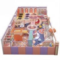 Aire de jeux intérieure commerciale sur le thème des bonbons, labyrinthe multi-niveaux, parc de jeux intérieur pour enfants