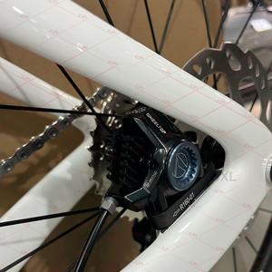 Cadre de vélo de triathlon léger en carbone intégral Air Time TT Road avec freins à disque, roues Circle WheelTop TX-24S, cadre en fibre de carbone durable - Product Image 2