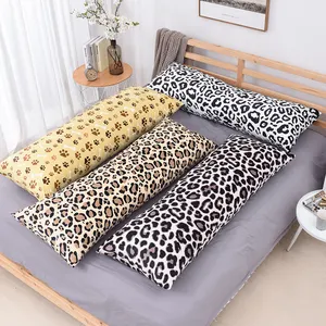 Dalam Saham Poliester 100% Bantal Pola Kustom Leopard Bantal Cetak