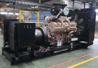 Générateur diesel MECCA MC600C 440KW/550KVA 60Hz triphasé 6 cylindres silencieux de type ouvert pour télécommunications, refroidi par eau, sur remorque mobile