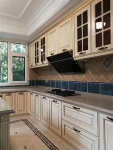 Gabinetes de Cocina Multifuncionales Ecológicos de Madera de Pino Maciza de Estilo Europeo y Australiano, Personalizados y de Tamaño Pequeño - Product Image 6