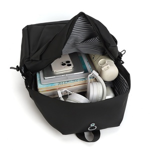 Sac à dos de sport décontracté, style moderne et simple, résistant à l'eau, grand espace, avec chargement USB - Product Image 4