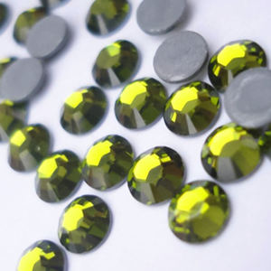 Hot Fix Rhinestone Rock Iron sur la Chine Transfère un échantillon coloré <span class=keywords><strong>de</strong></span> motif <span class=keywords><strong>de</strong></span> strass - Product Image 6