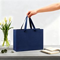 Sacs en papier recyclé écologiques personnalisés avec logo, couleur et poignées en ruban pour l'emballage de bijoux, montres, lunettes - Sacs cadeaux de luxe