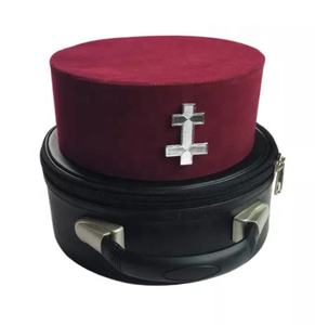 Gorro de caballero masónico con insignia, negro - Product Image 3