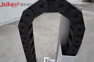 Macchina per Stampaggio a Iniezione Verticale Completamente Automatica con <span class=keywords><strong>Braccio</strong></span> Robotico Industriale - Product Image 6