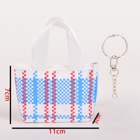 Sacs de courses réutilisables en tissu tissé PP à carreaux de luxe, sacs de shopping robustes à motif damier avec mini pochette pour la vente au détail de vêtements