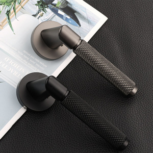 Serrure de porte intérieure en bois avec poignée en alliage de zinc et d'aluminium laminé, à aspiration magnétique et silencieuse, par le fabricant - Product Image 3