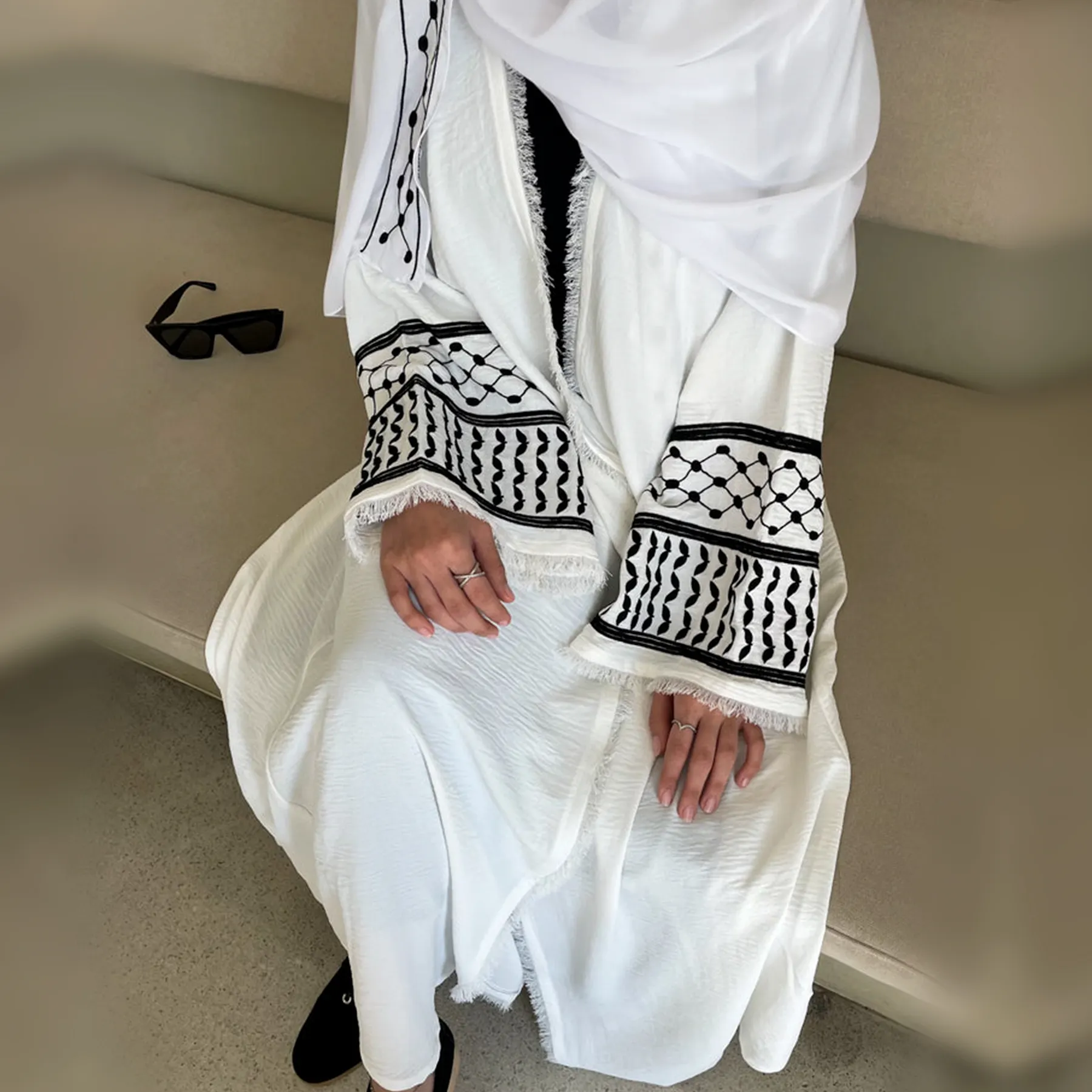 2024 gland Kimono noir blanc ouvert coton lin Abaya personnalisé broderie Cardigan femmes vêtements islamiques