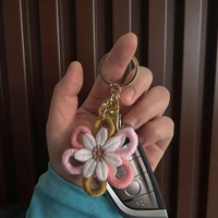 Nouveau porte-clés bohème marguerite, porte-clés floraux au crochet faits à la main, breloques de sac tissées mignonnes tournesol pour femmes, porte-clés clochette charmant