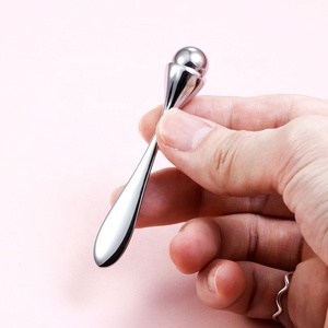 Chống nhăn trang điểm massage mắt con lăn dính kem mắt Applicator Massager muỗng với kim loại bóng từ - Product Image 2