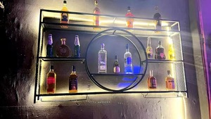 Giá để chai rượu treo tường, kệ rượu, giá để ly rượu treo, kệ rượu nổi, kệ rượu whisky, giá để đồ nhà bếp - Product Image 6