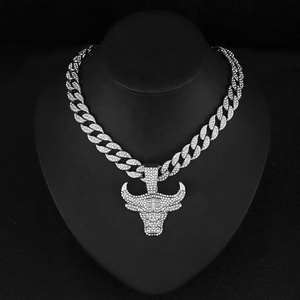 Iced Out 15mm Miami cadena de eslabones cubanos Hip Hop Bling CZ Rhinestone y aleación Cabeza de <span class=keywords><strong>Vaca</strong></span> colgante collar - Product Image 3