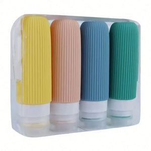 Ensemble de bouteilles de voyage 4 en 1 personnalisables avec logo, qualité alimentaire, rechargeables, bouteilles de toilette en silicone compressibles portables - Product Image 3