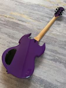 Guitarra Eléctrica <span class=keywords><strong>Odin</strong></span> Zakk de Alta Calidad con Cuerpo de Caoba, 6 Cuerdas, Estilo Anillo Negro y Verde, con Pastillas Equipadas y Herrajes Dorados en los Extremos de los Trastes - Product Image 3