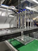 Multi-station thermoformmachine voor het produceren van plastic clamshells, fruitbakjes en vershouddozen voor supermarkten