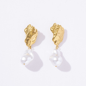 Pendientes de Perlas con Estilo Barroco en Acero Inoxidable con Baño de Oro de 18K para Uso Diario de Mujer - Product Image 2