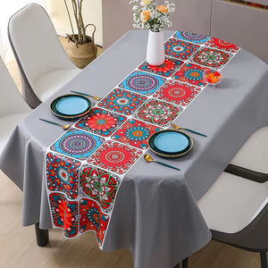 <span class=keywords><strong>Toile</strong></span> <span class=keywords><strong>cirée</strong></span> imperméable Europe Designs, nappes parfaites à dos non tissé pp pour les vacances de fête d'anniversaire - Product Image 2