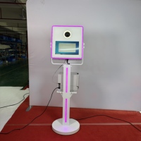Photomaton sur pied en métal avec écran tactile de 15,6 pouces, compatible avec les appareils photo reflex numériques pour les mariages, les fêtes et les événements professionnels