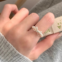 Elastische Y2K weibliche koreanische INS Bogen Fingerring Trendy Kunststoff Cluster Ringe mit Perle Perlen Cluster
