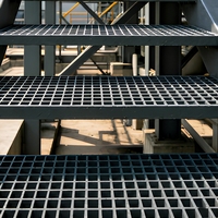 Panneau en PRV sur mesure, plaque en fibre de verre fabriquée sur commande, panneau plat antidérapant robuste pour passerelle de plateforme d'usine