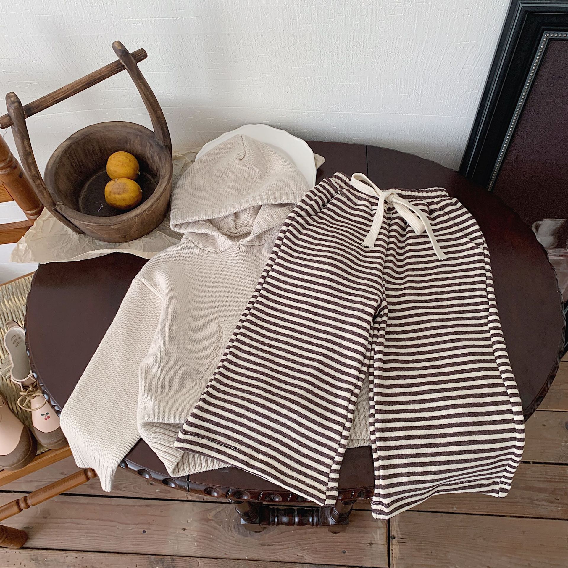 Pantaloni larghi a righe marroni