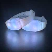 Bracelet LED lumineux vibrant en gel de silice écologique MNQ, télécommande, commande vocale, personnalisable, thème romantique