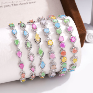 Fornitore di Gioielli Placcati <span class=keywords><strong>Oro</strong></span> CM, <span class=keywords><strong>Bracciale</strong></span> in <span class=keywords><strong>Oro</strong></span> Bianco <span class=keywords><strong>con</strong></span> Zirconi, Design alla Moda <span class=keywords><strong>con</strong></span> <span class=keywords><strong>Pietre</strong></span> <span class=keywords><strong>Colorate</strong></span> a Forma di Cuore e Goccia d'Acqua per Donna - Product Image 1