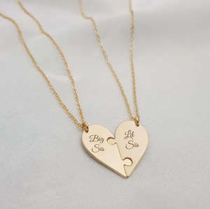 Collar Personalizado de Acero Inoxidable con Colgante de Rompecabezas de Corazón para Dos Hermanas o Tres Amigas, Grabado con Nombre - Product Image 1