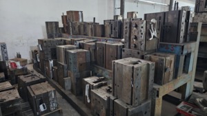 Trung Quốc Chất lượng cao nhôm đúc khuôn đơn hoặc nhiều khoang hoặc một dụng cụ với các bộ phận khác nhau tùy chỉnh kim loại - Product Image 5