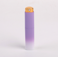 Atomiseur de parfum triangulaire de 10 ml avec logo personnalisé, couleur macaron, flacon en verre rechargeable, mini vaporisateur portable, vente en gros