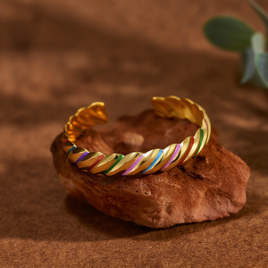 Brazalete de Moda en Acero Inoxidable 316L con Baño de Oro PVD, Diseño Trenzado Resistente y Sostenible - Product Image 3