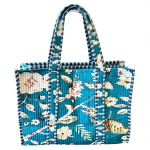 Bolso Tote de Algodón Acolchado con Diseño Floral Boho, Hecho a Mano por ATITHI ART, Ecológico, Sostenible, Reversible, con Asa para Hombro, para Uso Diario - Product Image 1