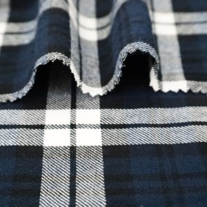 100% coton Tartan Check Plaid Fabric 16S 150gsm <span class=keywords><strong>doux</strong></span> respirant fil teint bleu foncé <span class=keywords><strong>blanc</strong></span> tissé pour les vêtements pour femmes garçons - Product Image 2