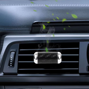 Diffuseur de parfum d'ambiance pour voiture de luxe haut de gamme, personnalisé en fibre de carbone, éclairage d'ambiance, énergie solaire, longue durée - Product Image 2
