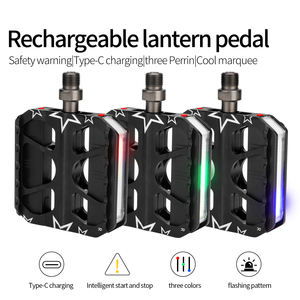 <span class=keywords><strong>Pedales</strong></span> de plataforma de bicicleta antideslizantes <span class=keywords><strong>ligeros</strong></span> Pedal de bicicleta eléctrica antideslizante y duradero Bicicletas para adultos y <span class=keywords><strong>pedales</strong></span> de luz de colores para bicicleta MTB - Product Image 2