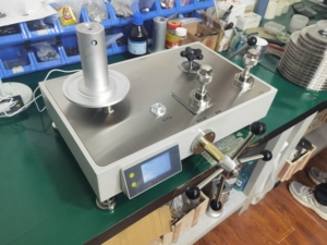 Calibrador de Peso Muerto Digital de Alta Precisión HSIN-250, Calibrador de Pistón Hidráulico de 250 bar, OEM/ODM - Product Image 3