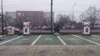 Station de recharge rapide tout-en-un pour véhicules électriques à énergie nouvelle, personnalisable, avec écran publicitaire, 120-180KW, OCPP1.6, pour usage commercial