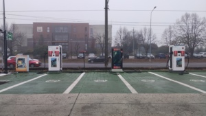 Stazione di Ricarica Rapida EV All-in-One Personalizzabile per Veicoli a Nuova Energia con Schermo Pubblicitario per Uso Commerciale Esterno - Product Image 5