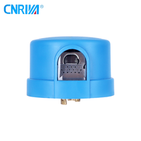 Interruptores Inductivos para Iluminación Exterior CNRIYA 120V~277V IP54 Modelo BF-2410C con Bloqueo Giratorio Controlado por Fotocélula de Amanecer/Angora LED PC/PP